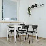 Metternich Apartment, Perfekt Fuer 4 شقة