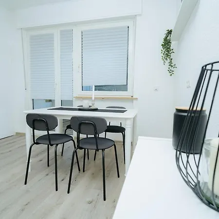 Metternich Apartment, Perfekt Fuer 4 * Coblenza